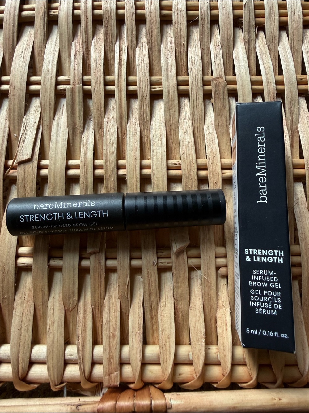 bareMinerals Strength & Length Serum-Infused Brow Gel shade Coffee